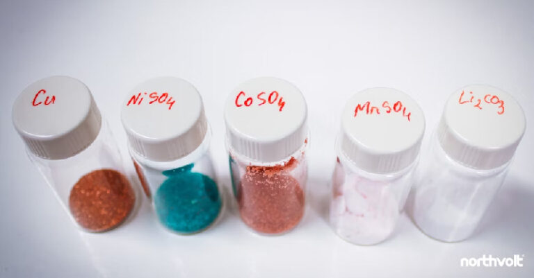 ecyclage des batteries électriques : granules de matériaux critiques récupérés par Northvolt Revolt