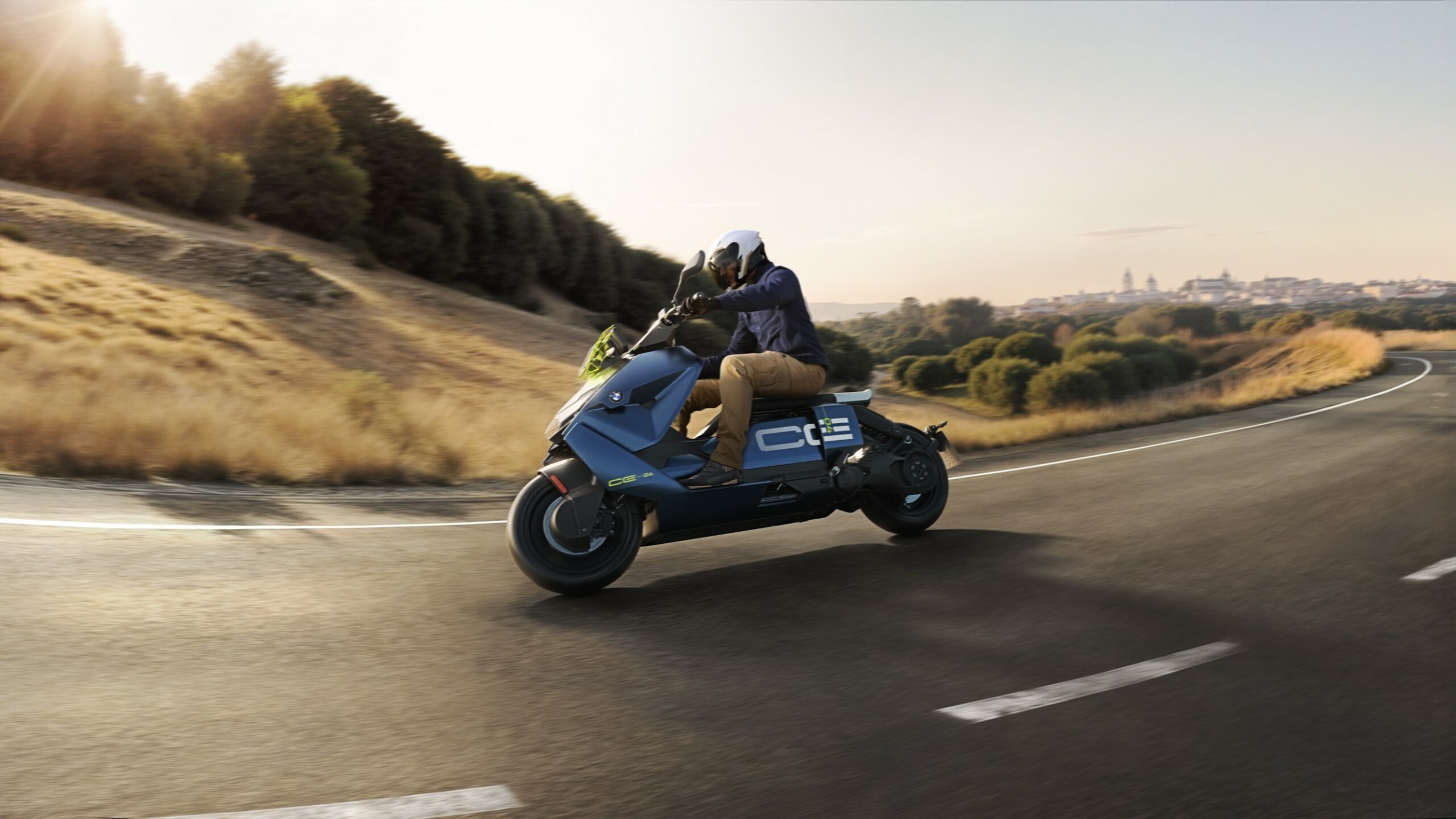 BMW CE 04 - scooter électrique premium